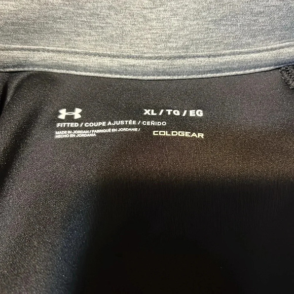 Like New Women’s Under Armour pull over - Picture 6 of 7